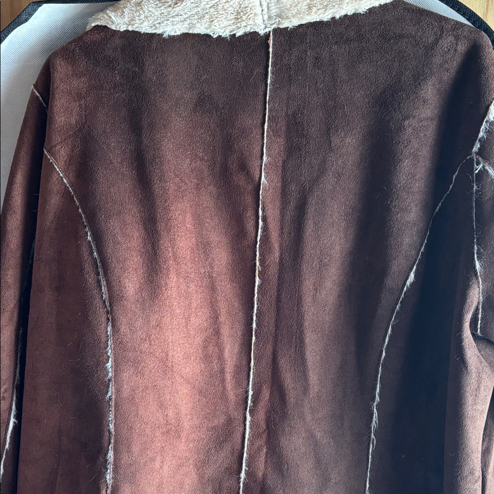 torrid Cream Faux Shearling Teddy Jacket with Brown Suede Exterior - Picture 5 of 8